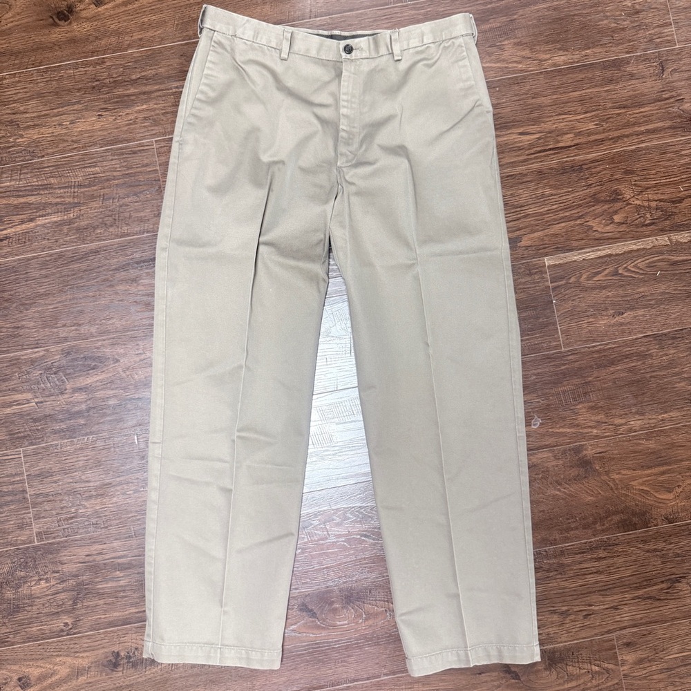 HAGGAR GREEN KHAKI CHINO STYLE PANTS SIZE 36x31 expandable WAIST